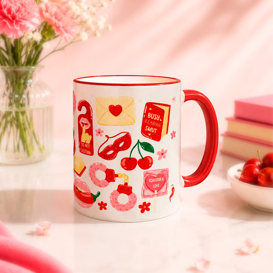Taza literaria sublimada de cerámica 11 oz Spicy Reader con diseño romántico y coqueto para lectoras de romance spicy, romantasy y dark romance.