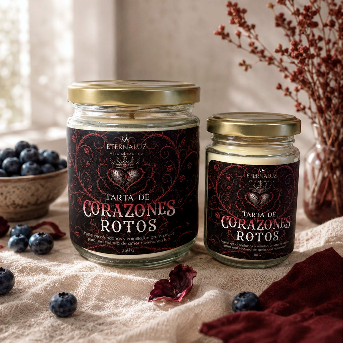 Vela aromática Tarta de Corazones Rotos con aroma a tarta de arándanos, vainilla y especias suaves, inspirada en Heartless