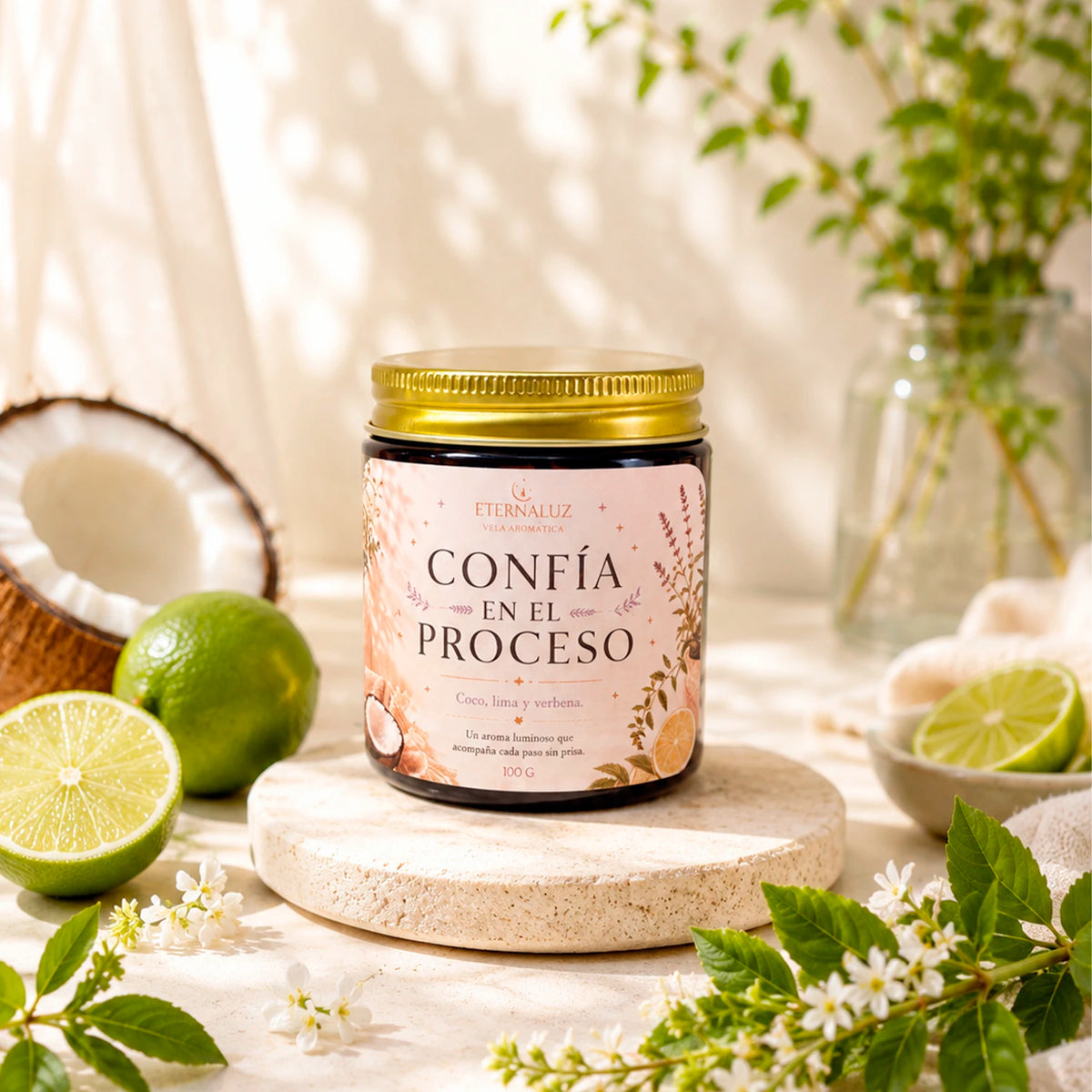 Vela aromática Confía en el proceso con aroma a lima, coco y verbena, ideal para enfocarse y acompañar momentos de calma