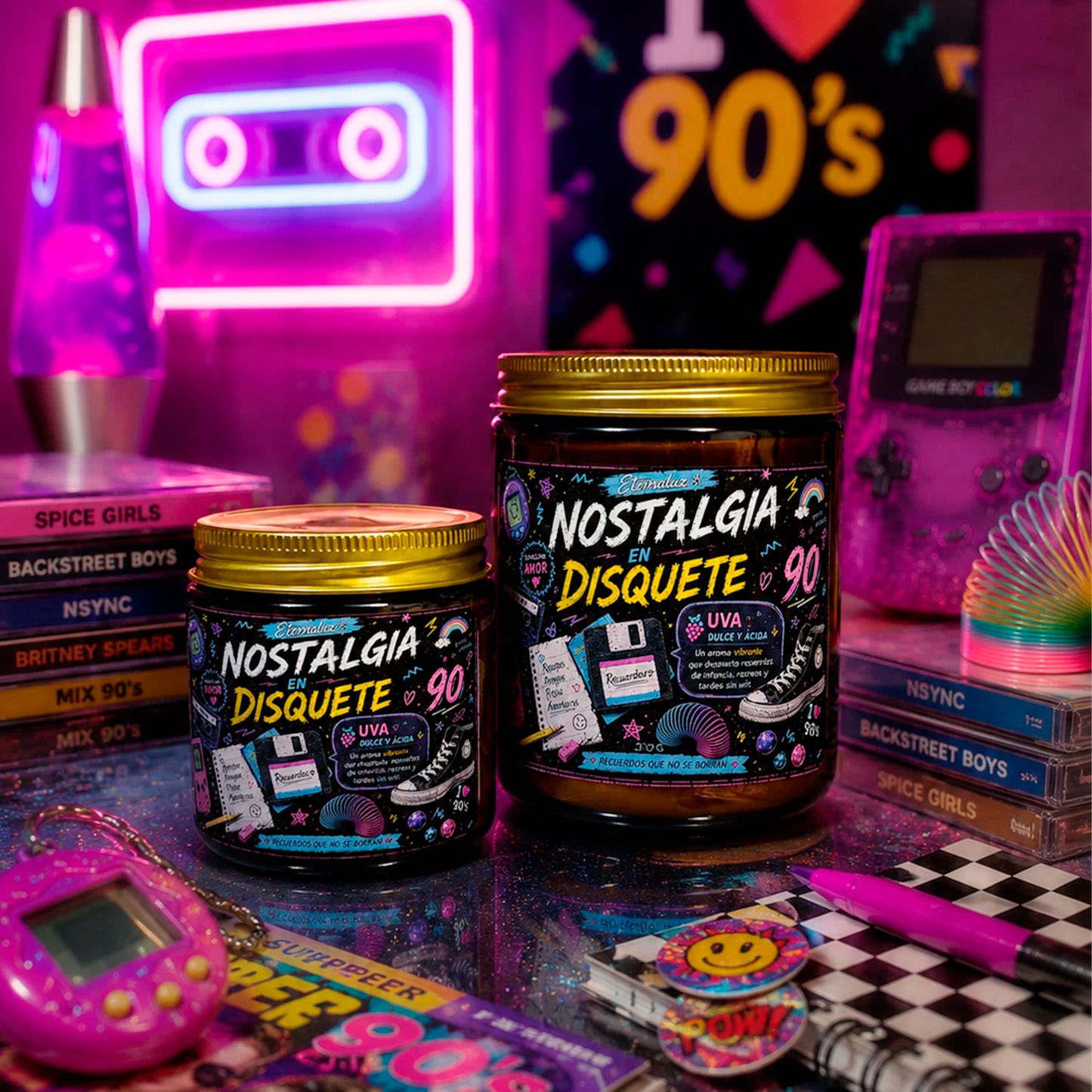 Vela aromática Nostalgia en Disquete con aroma a uva dulce inspirada en recuerdos de los años 90