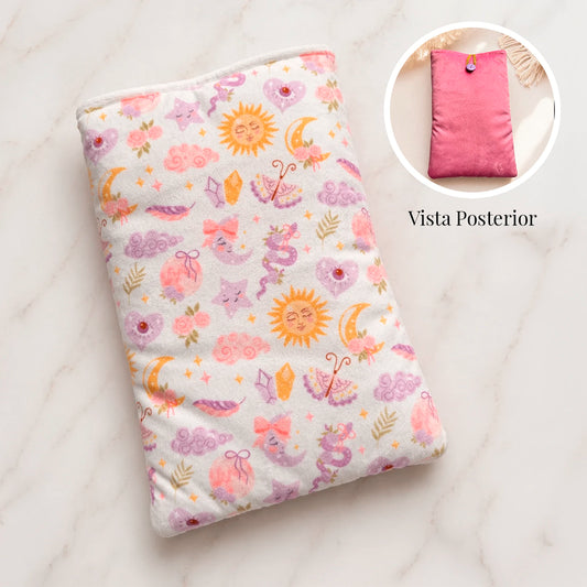 Funda literaria celestial con diseño de sol, luna, nubes y estrellas en tonos pastel para libros