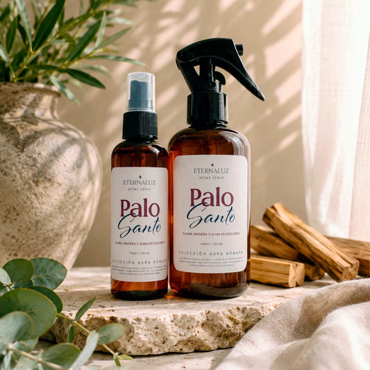 Home Spray Eternaluz Palo Santo con aroma amaderado y cálido, colección Aura Nómada.