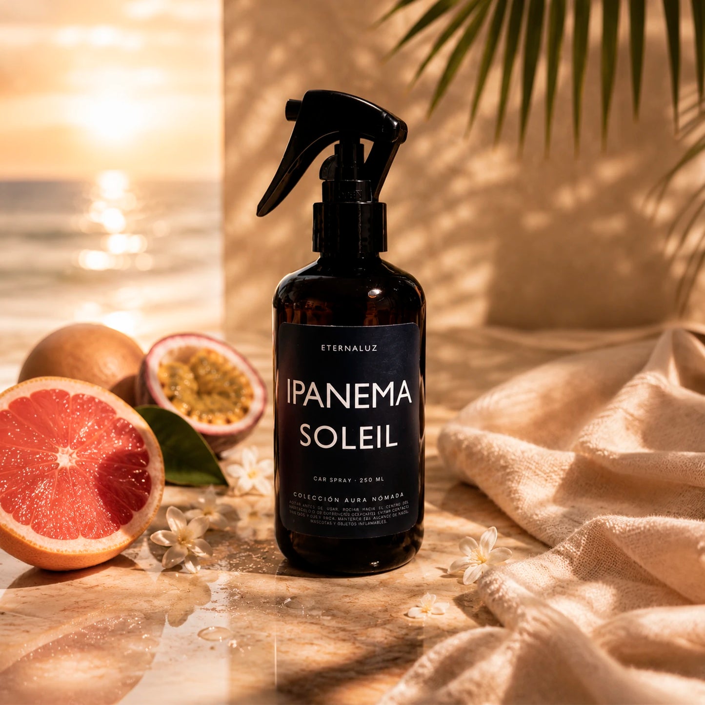 Car spray Ipanema Soleil Eternaluz con aroma tropical de pomelo rosado y maracuyá para auto