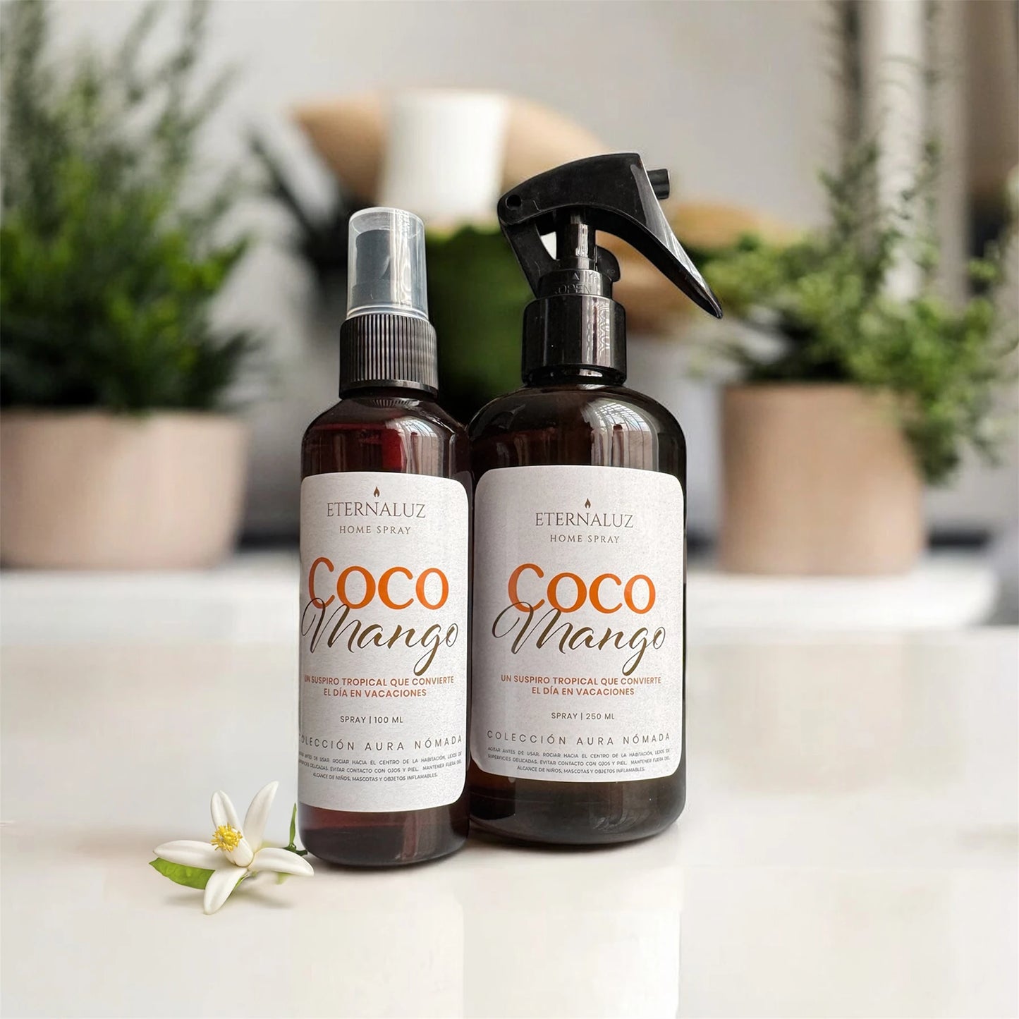 Home Spray Eternaluz Coco Mango con aroma tropical de mango y coco, colección Aura Nómada.