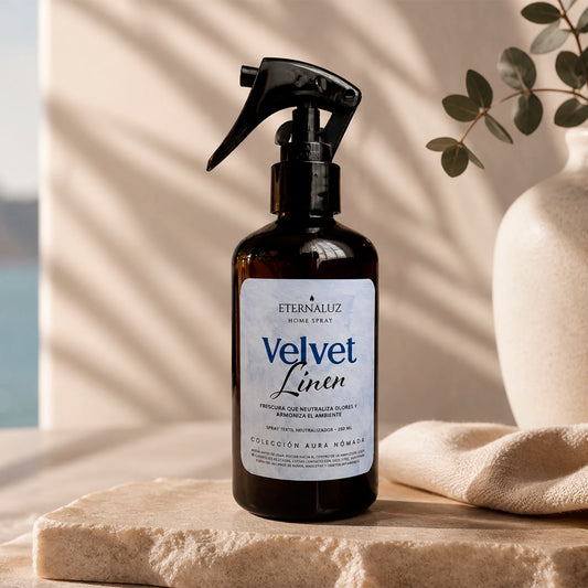Home Spray Eternaluz Velvet Linen neutralizador de olores con aroma limpio a lino.