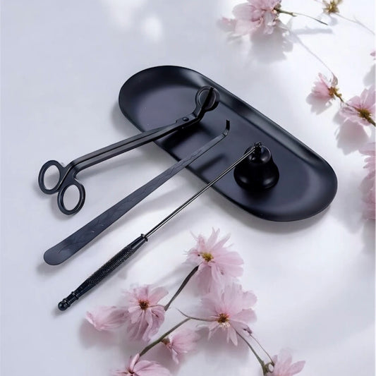 Set de cuidado de velas Eternaluz con cortador de mechas, apagador, gancho y bandeja metálica en colores dorado o negro mate