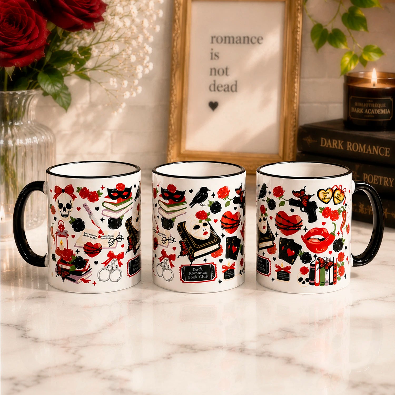 Taza literaria sublimada de cerámica 325 ml, Dark Romance con diseño gótico, rosas rojas, libros, corazones, mariposas, calaveras y detalles negros.