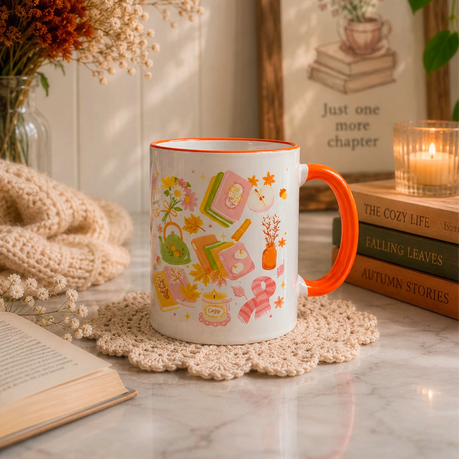 Taza sublimada de cerámica 11 oz Tarde de Otoño con diseño cozy de libros, hojas otoñales, calabazas, flores y té.