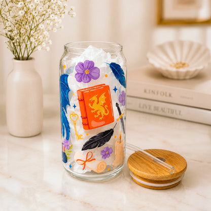 Vaso de vidrio transparente Cuarta Ala 500 ml con tapa de bambú, bombilla de vidrio y diseño de dragones, flores y detalles de fantasía.