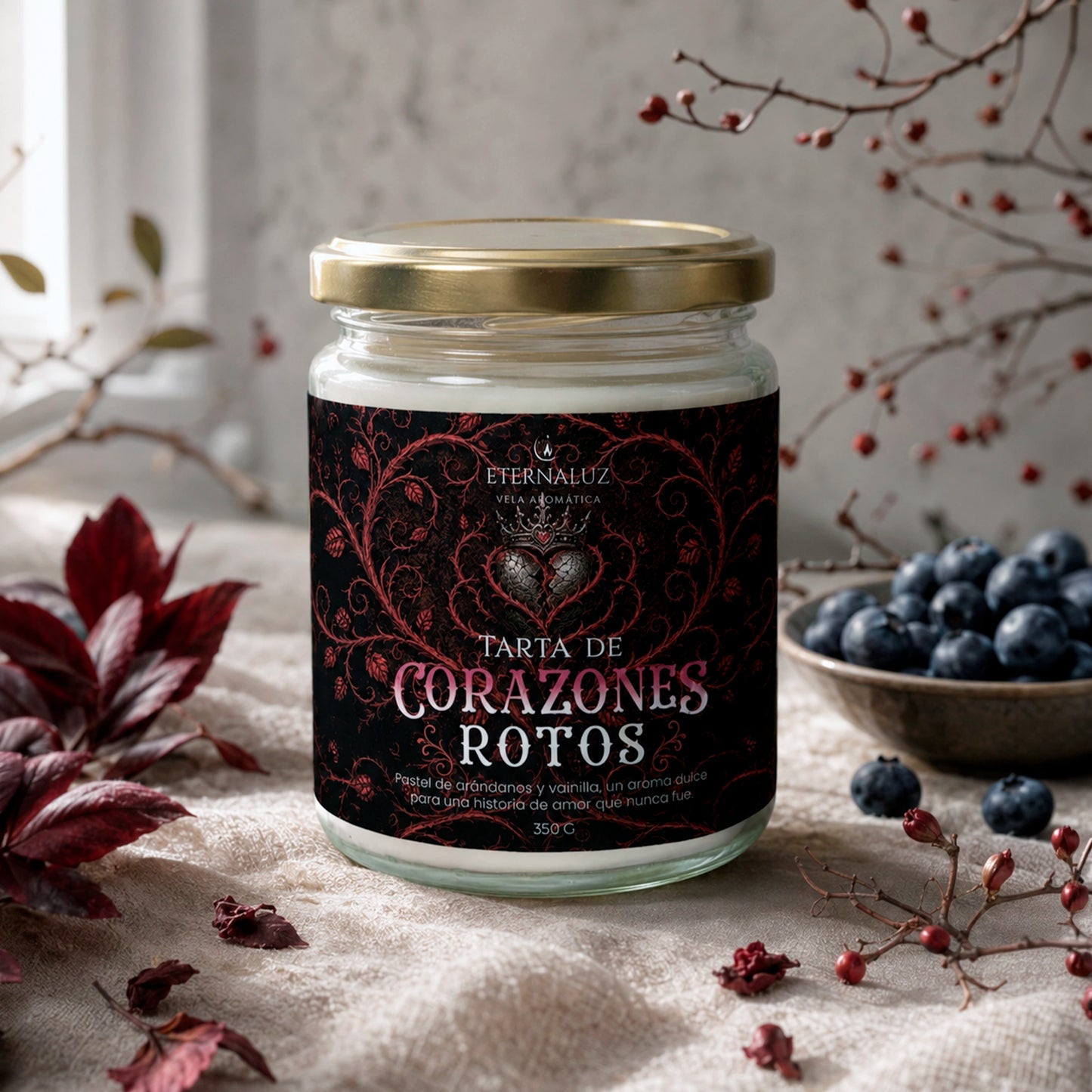 Vela aromática Tarta de Corazones Rotos con aroma a tarta de arándanos, vainilla y especias suaves, inspirada en Heartless