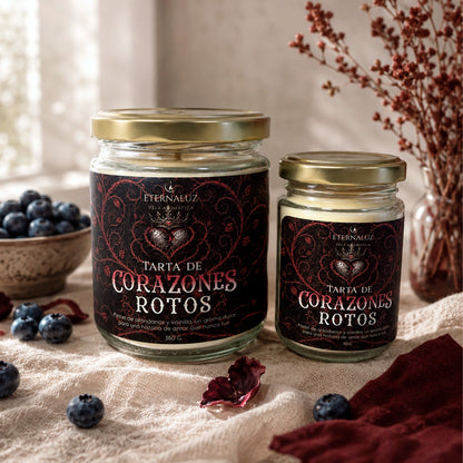 Vela aromática Tarta de Corazones Rotos con aroma a tarta de arándanos, vainilla y especias suaves, inspirada en Heartless