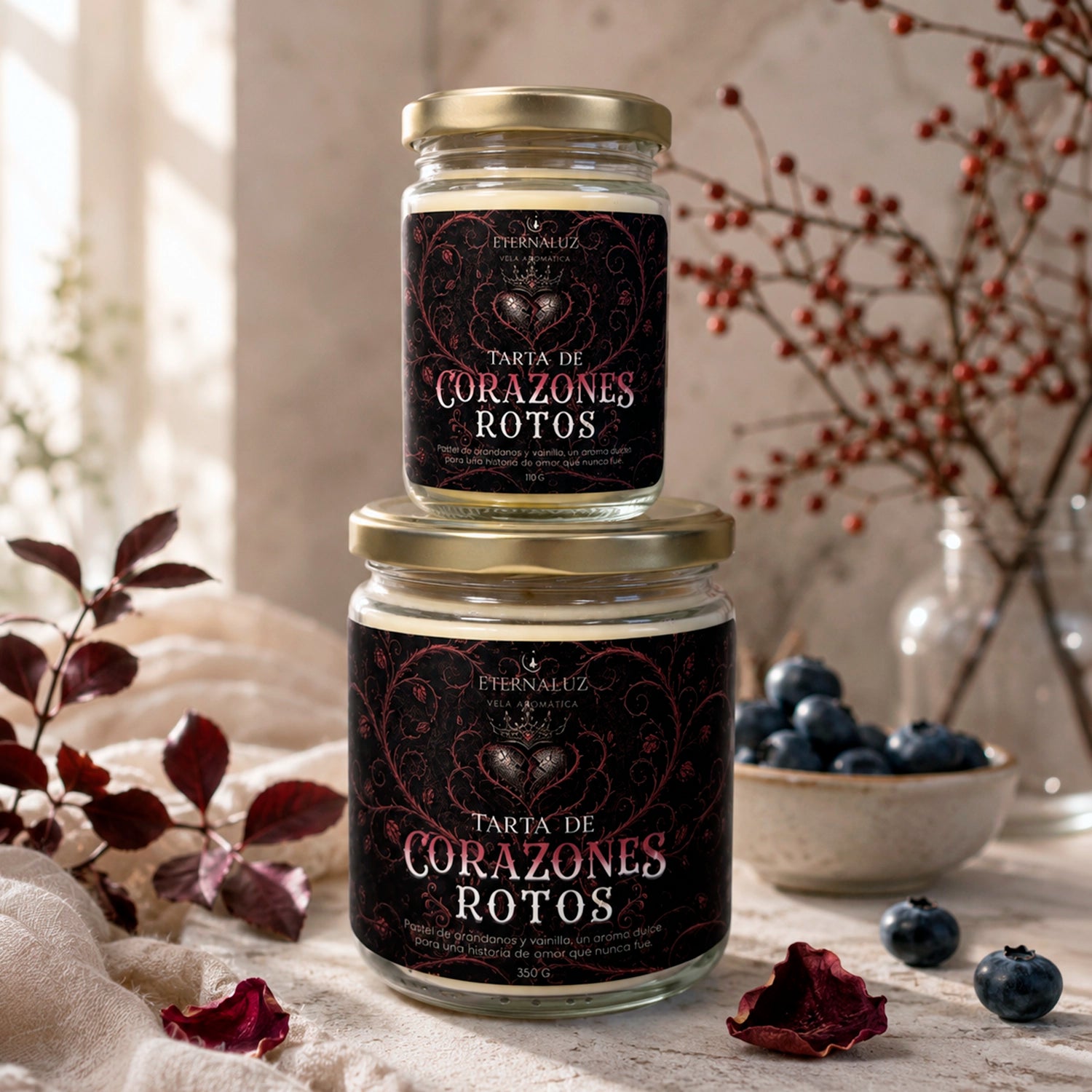 Vela aromática Tarta de Corazones Rotos con aroma a tarta de arándanos, vainilla y especias suaves, inspirada en Heartless