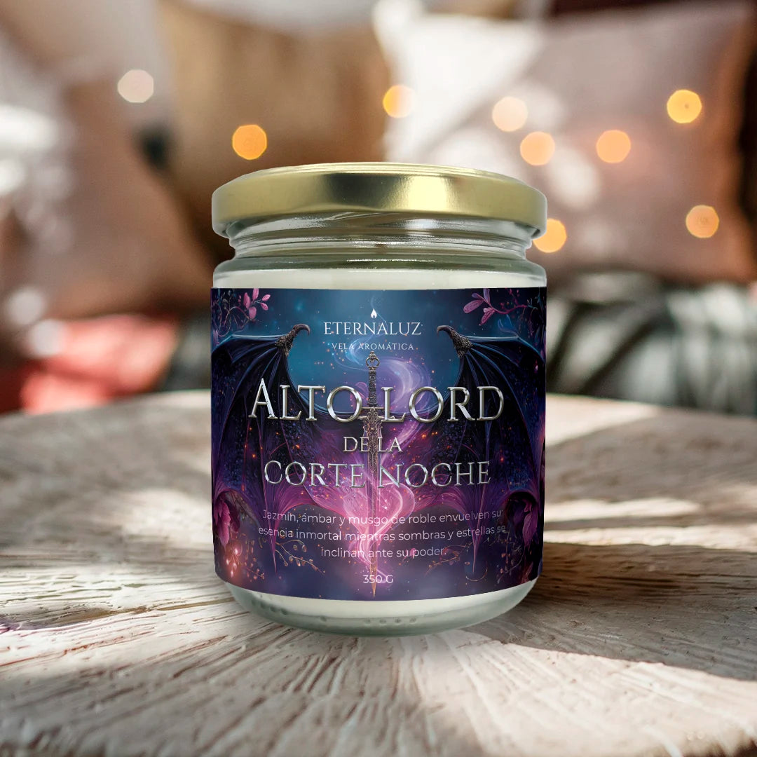 Vela inspirada en Rhysand de ACOTAR con aroma floral y amaderado a jazmín, ámbar y musgo