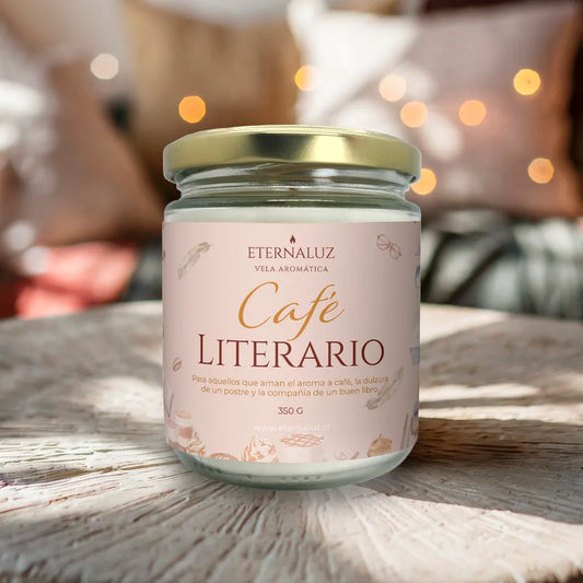 Café Literario de Eternaluz con aroma a café tostado y pastelería dulce