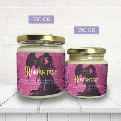 Vela aromática Romantasy de Eternaluz con aroma a frambuesa, sándalo y flor de cerezo