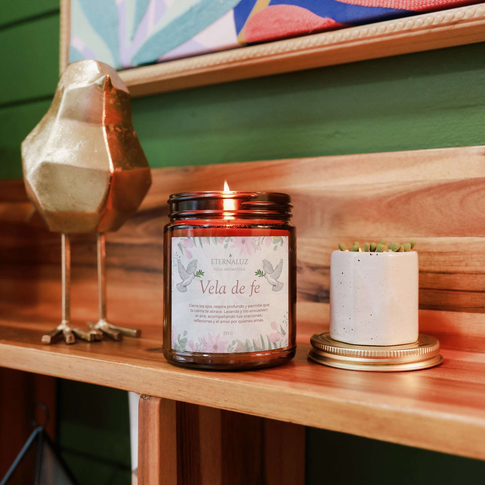 Vela de soya y coco con aroma a lavanda y tilo, ideal para meditación y momentos de calma