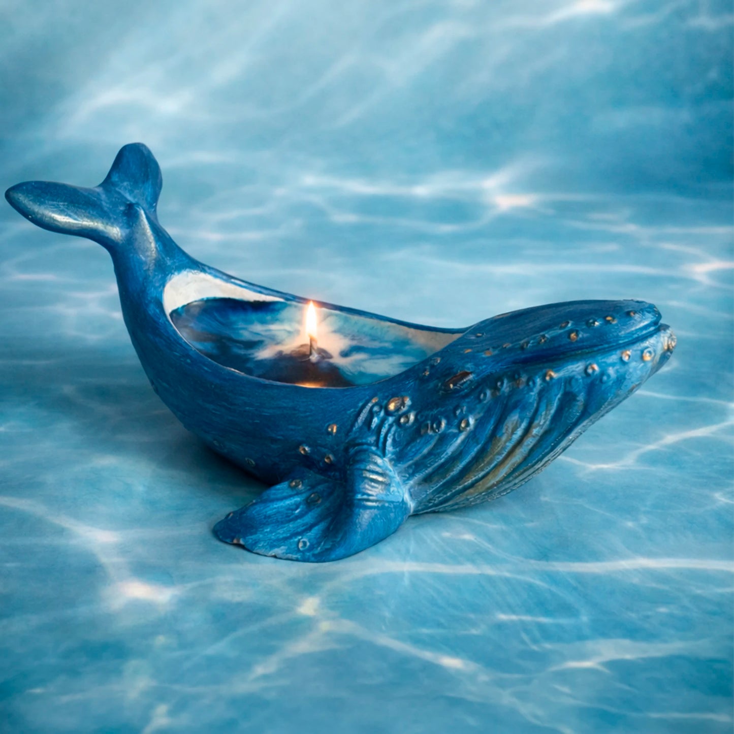 Vela en forma de ballena de concreto hecha a mano con aroma aire marino en tonos azul y cobre
