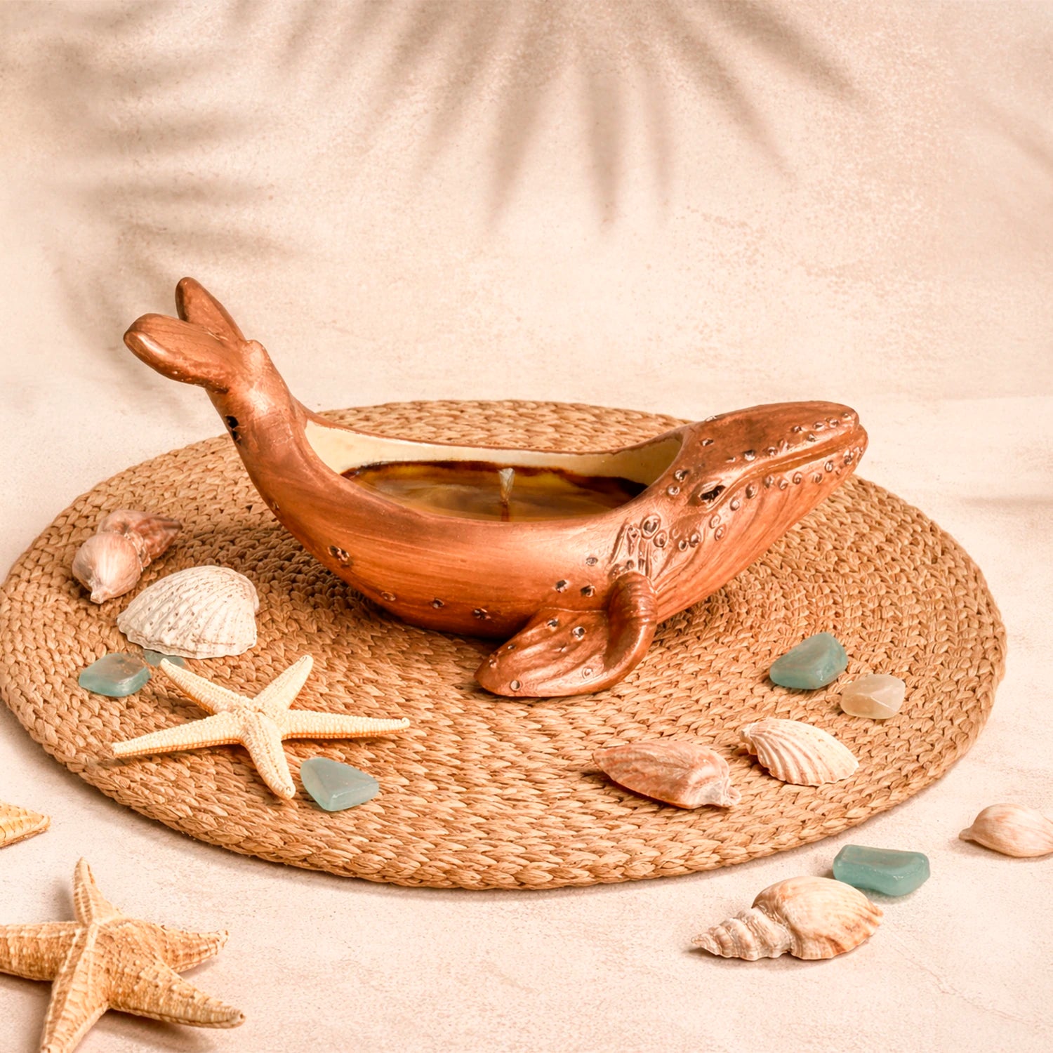 Vela en forma de ballena de concreto hecha a mano con aroma aire marino en tonos azul y cobre