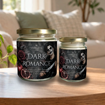 Vela aromática Dark Romance con cereza, granada y acordes frutales intensos