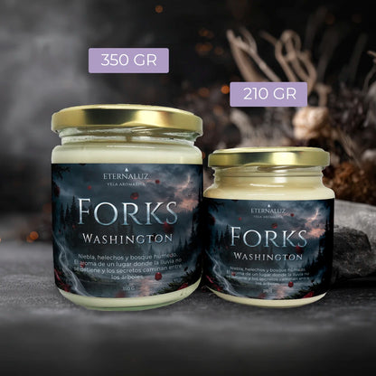 Vela literaria Forks con aroma a niebla, musgo y bosque húmedo inspirada en Crepúsculo.