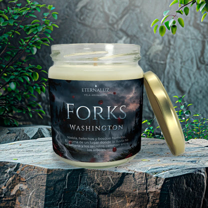 Vela literaria Forks con aroma a niebla, musgo y bosque húmedo inspirada en Crepúsculo.