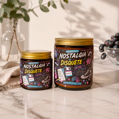 Vela aromática Nostalgia en Disquete con aroma a uva dulce inspirada en recuerdos de los años 90