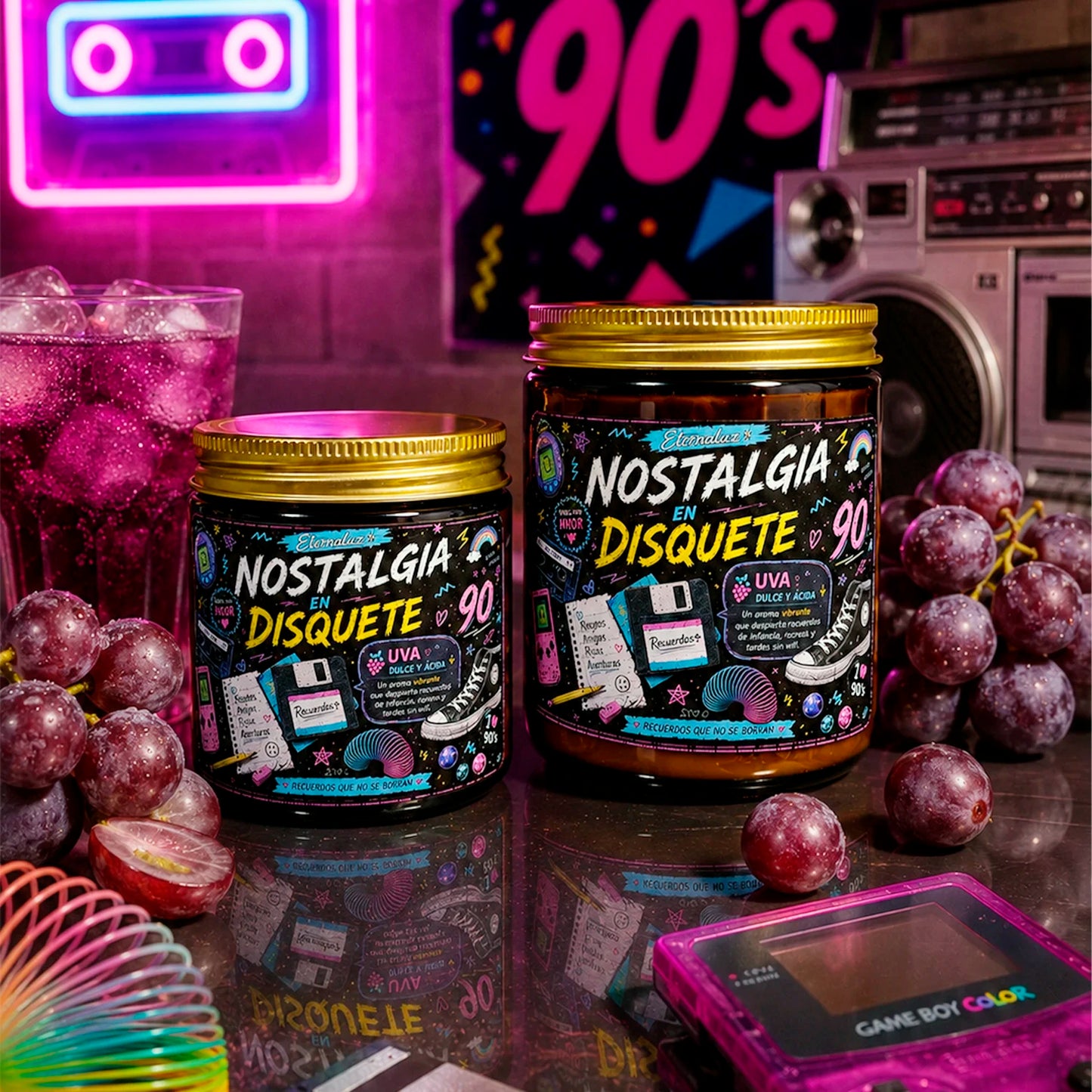 Vela aromática Nostalgia en Disquete con aroma a uva dulce inspirada en recuerdos de los años 90