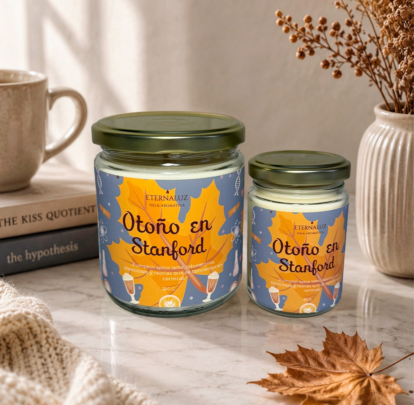 Vela aromática Otoño en Stanford con aroma a Pumpkin Spice Latte, café negro, caramelo, crema suave y especias otoñales
