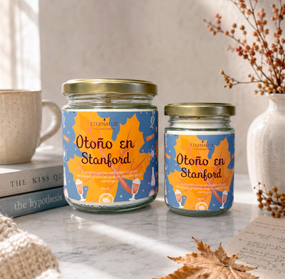 Vela aromática Otoño en Stanford con aroma a Pumpkin Spice Latte, café negro, caramelo, crema suave y especias otoñales
