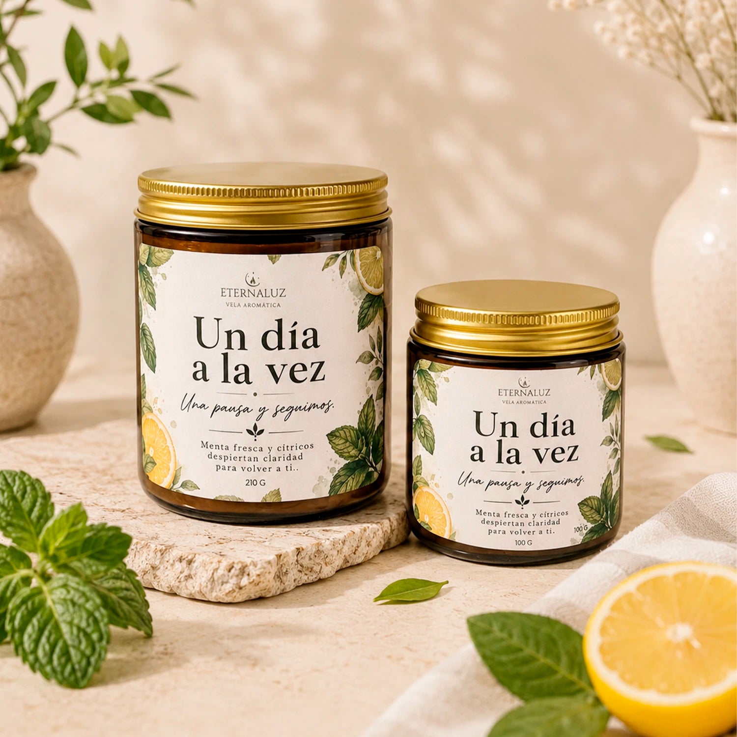 Vela aromática Un día a la vez con aroma a menta, bergamota, jazmín y eucalipto, ideal para relajarse y reconectar