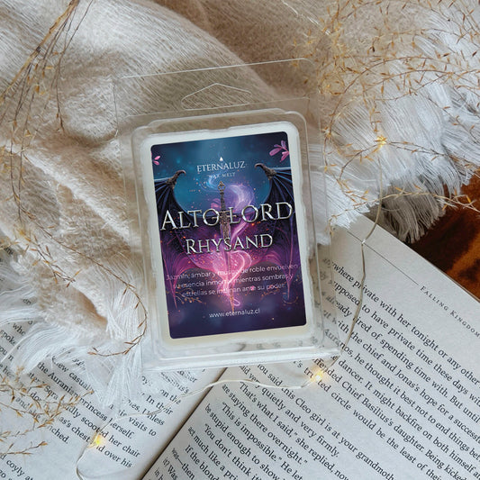 Descubre los wax melts inspirados en Rhysand, el Alto Lord de la Corte Noche. Aroma floral-amaderado con jazmín, ámbar y musgo de roble. Intensidad media. Perfecto para fans de ACOTAR