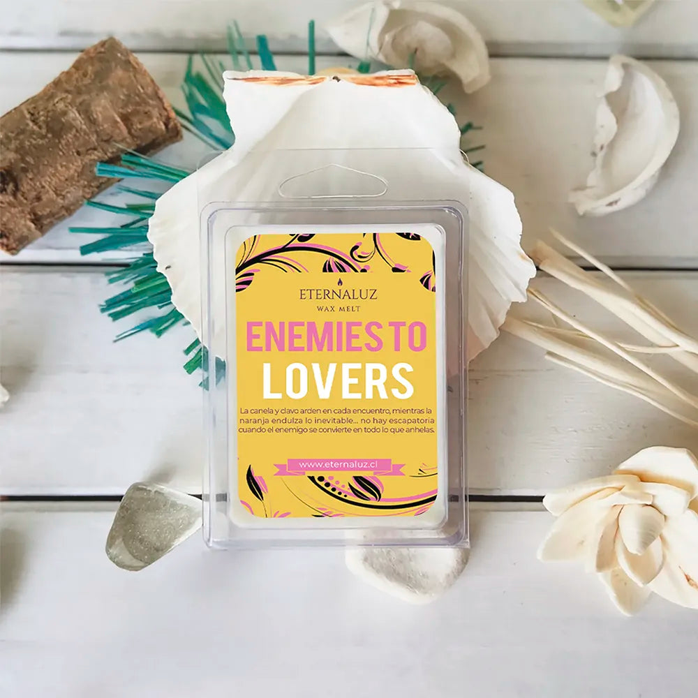 Wax melt aromático Enemies to lovers de Eternaluz con aroma a naranja, clavo, canela y notas especiadas
