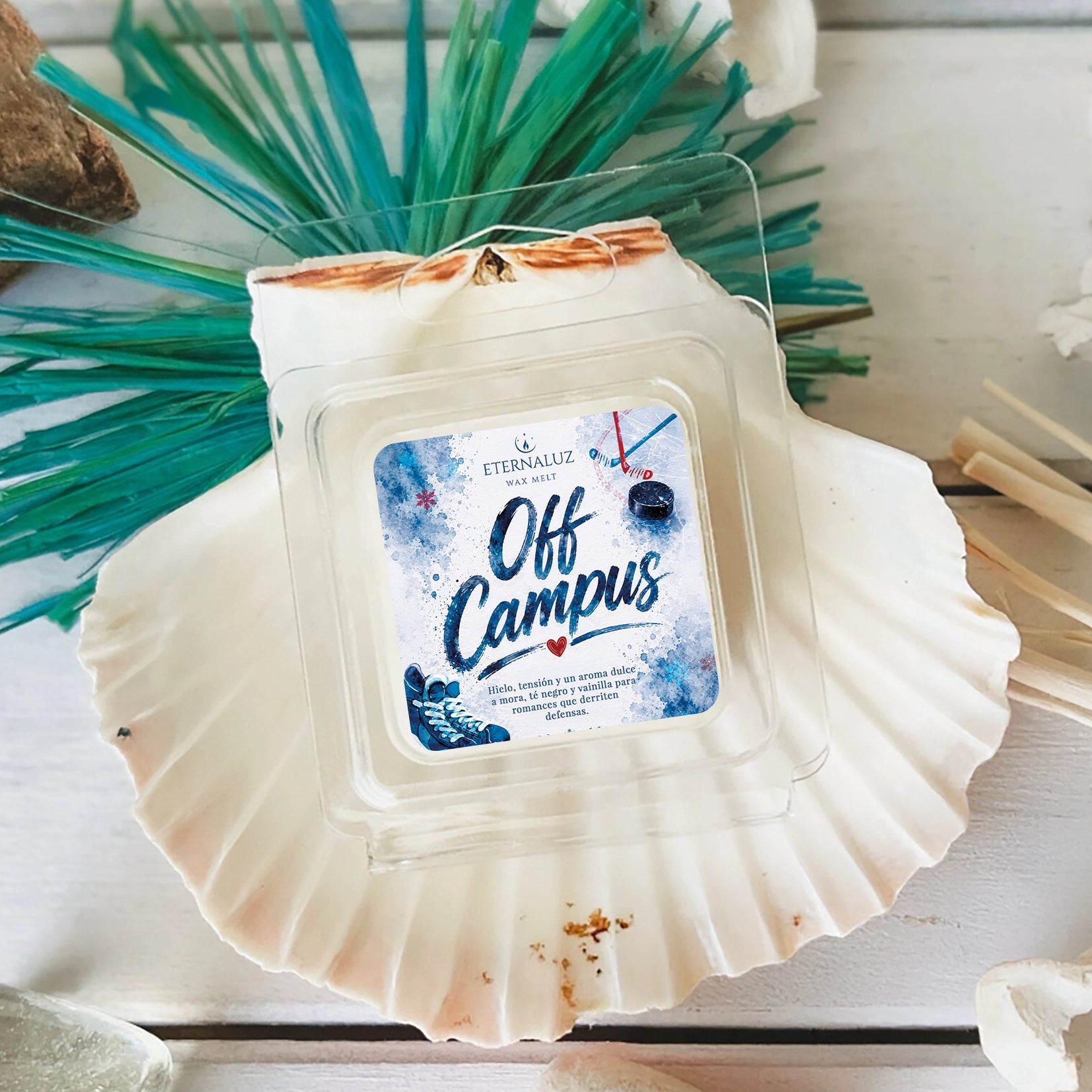Wax melts Off Campus con aroma a mora, frutos del bosque, té negro y vainilla francesa.