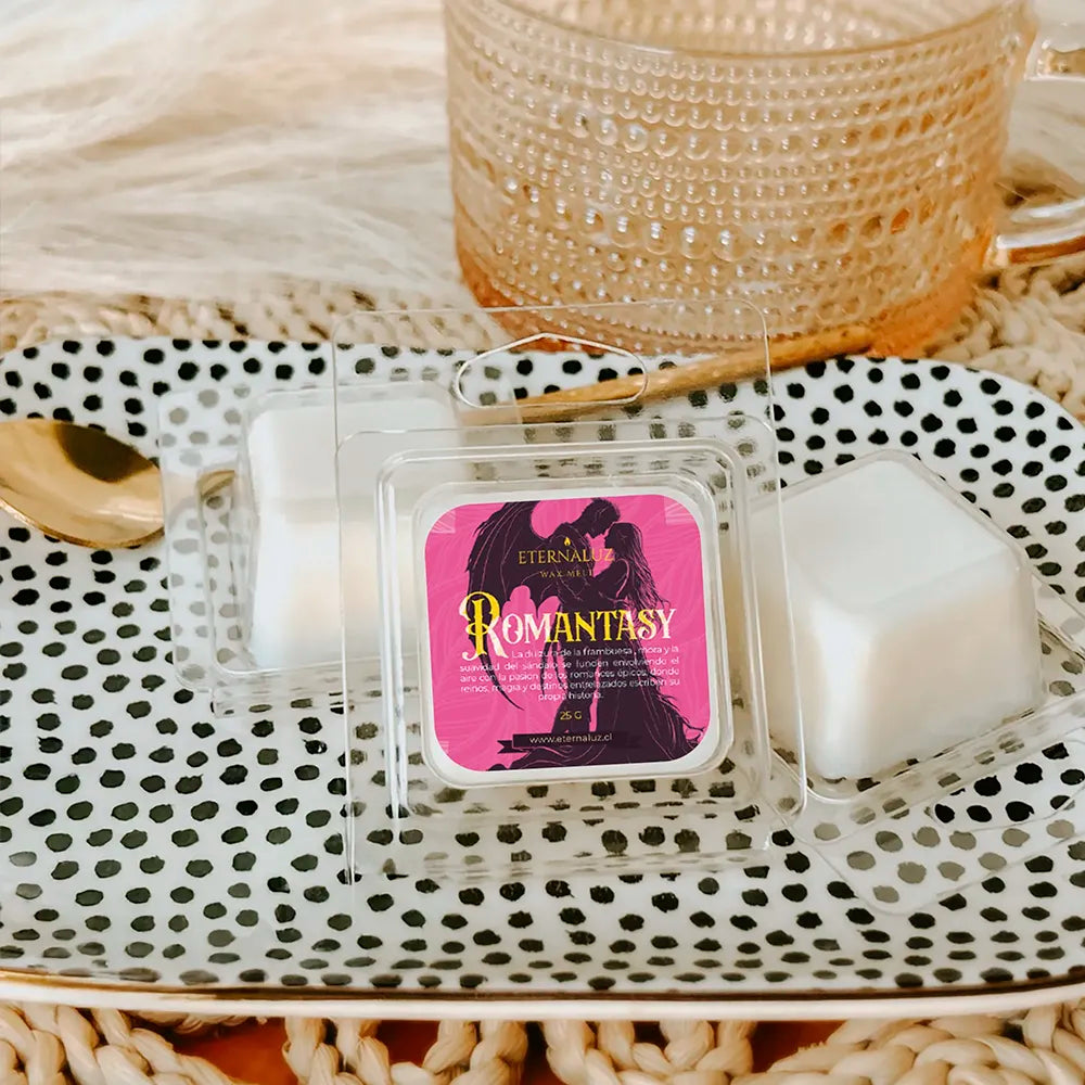 Wax melt aromático Romantasy de Eternaluz con aroma a frambuesa, sándalo y flor de cerezo